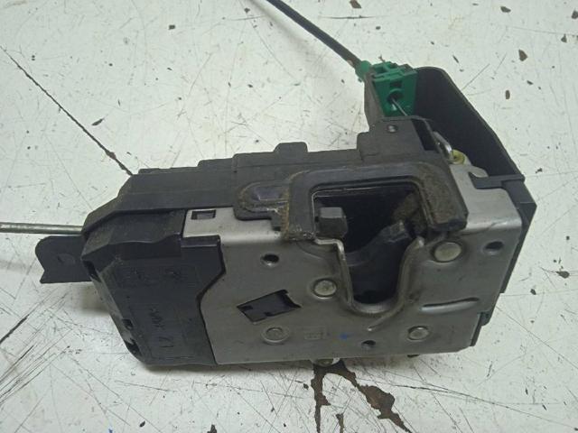 Zamek drzwi przednich lewych 13210748 OPEL