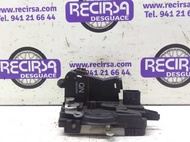 Zamek drzwi przednich lewych 13210767 OPEL