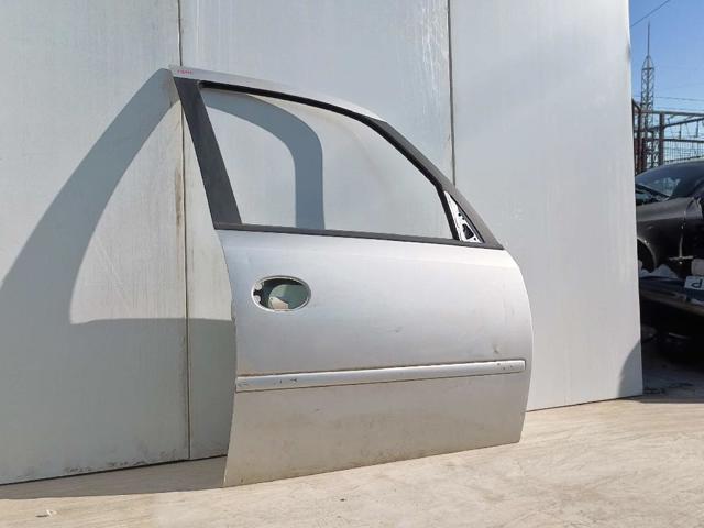 Drzwi przednie prawe 13217430 OPEL