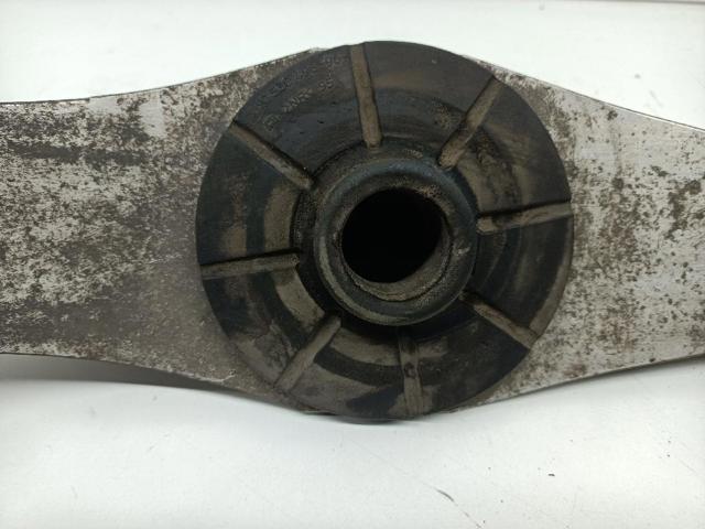 Wahacz zawieszenia tylnego dolny lewy/prawy 13219164 OPEL