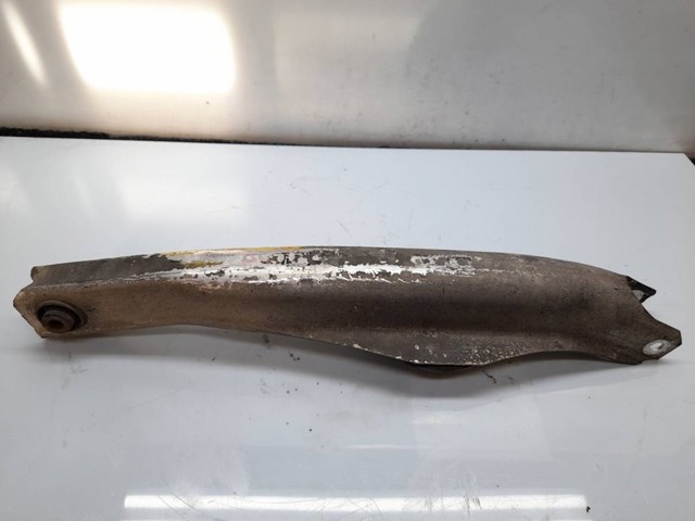 Wahacz zawieszenia tylnego dolny lewy/prawy 13219164 OPEL