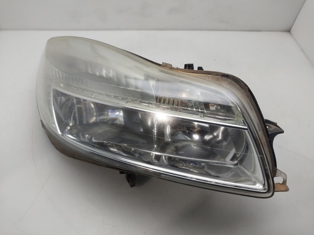 Reflektor prawy 13226783 OPEL