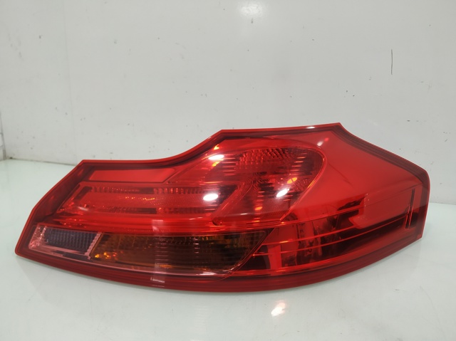 Lampa zespolona tylna prawa 13226857 OPEL