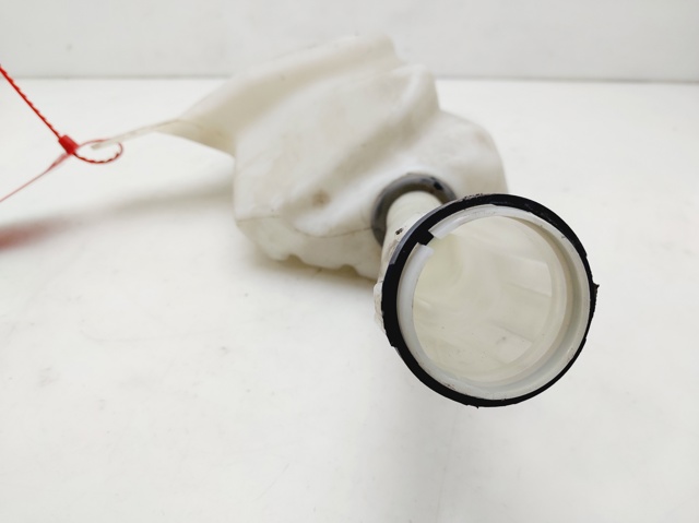 Zbiorniczek spryskiwacza szyb 13227295 OPEL
