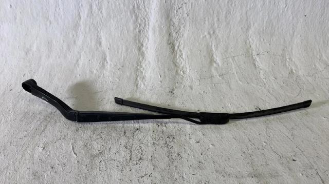 Ramię wycieraczki szyby przedniej 13227398 OPEL