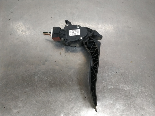 Pedał przyspieszenia (gazu) 13237352 OPEL