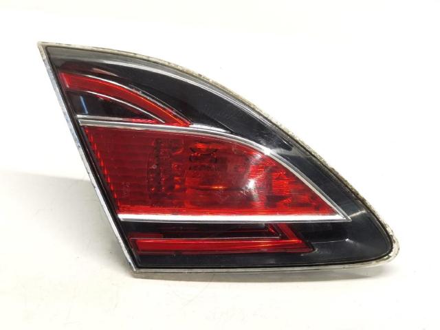 Lampa zespolona tylna lewa wewnętrzna 13241055 MAZDA