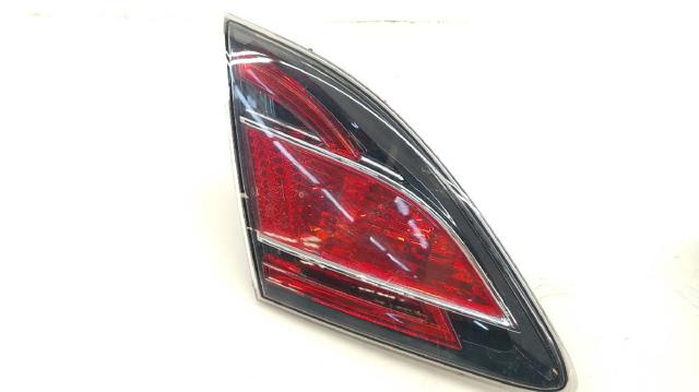 Lampa zespolona tylna lewa wewnętrzna 13241055 MAZDA