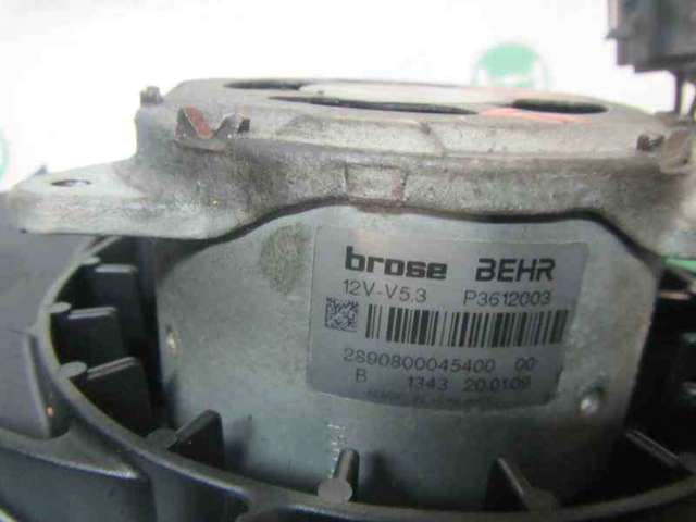 Wentylator elektryczny układu chłodzenia, kompletny (silnik+wirnik) prawy  13241734 OPEL