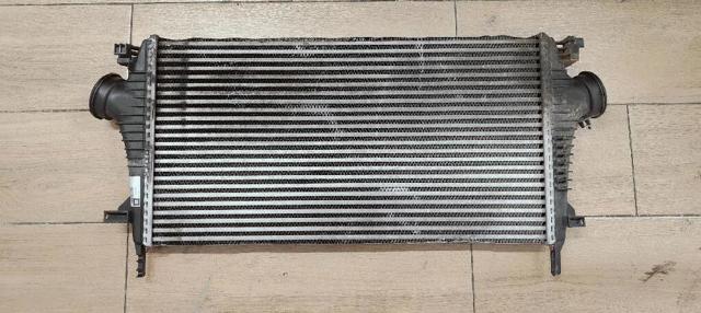 Chłodnica intercoolera 13241751 OPEL