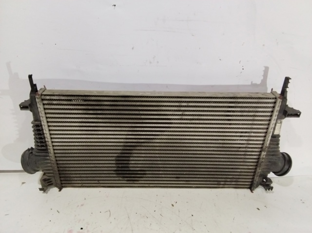 Chłodnica intercoolera 13241751 OPEL