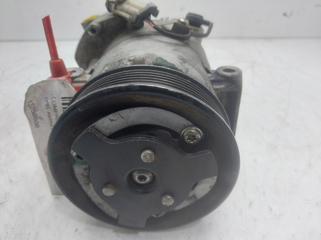 Sprężarka klimatyzacji 13250606 OPEL