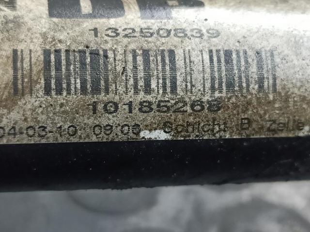 Półoś napędowa przednia prawa 13250839 OPEL