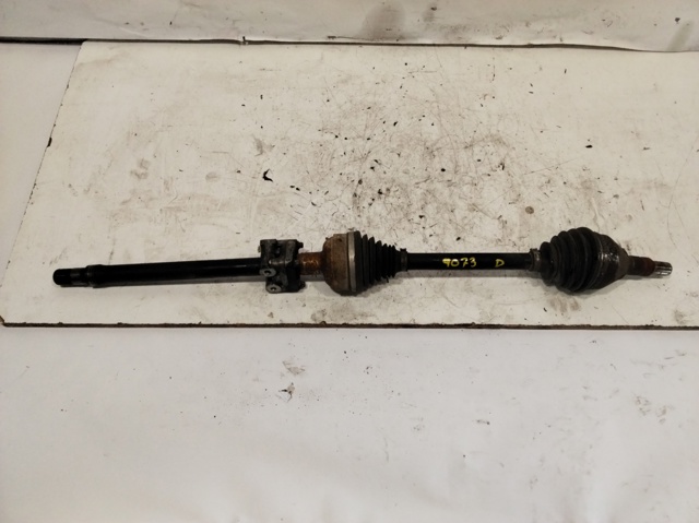 Półoś napędowa przednia prawa 13250839 OPEL