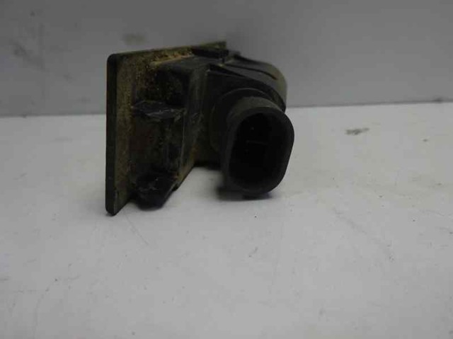 Lampa oświetlenia tylnej tablicy rejestracyjnej 13251936 OPEL