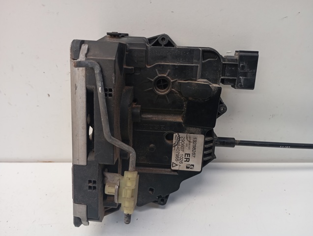 Zamek drzwi tylnych prawych 13258267 OPEL
