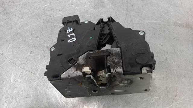 Zamek drzwi przednich lewych 13258271 OPEL