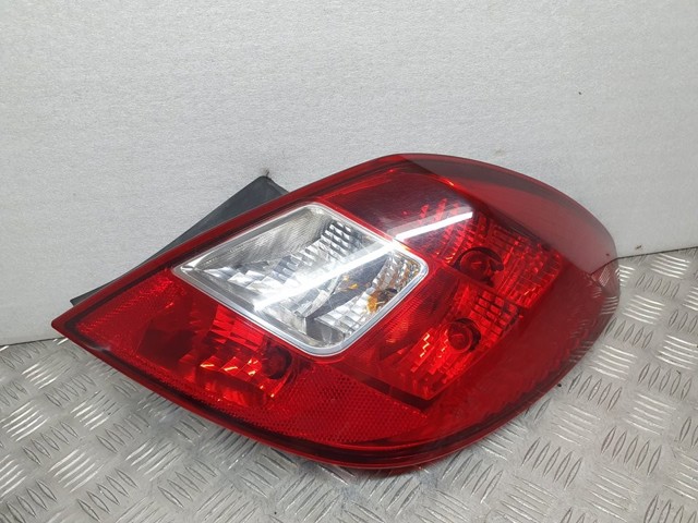 Lampa zespolona tylna prawa 13269051 OPEL
