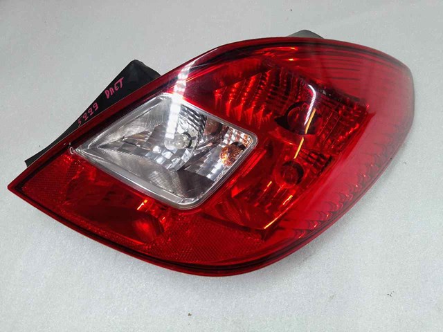 Lampa zespolona tylna prawa 13269051 OPEL