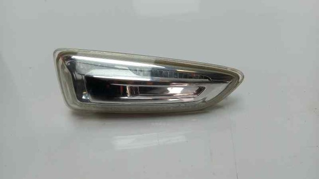 Powtarzacz kierunkowskazu na błotniku prawy 13273104 OPEL