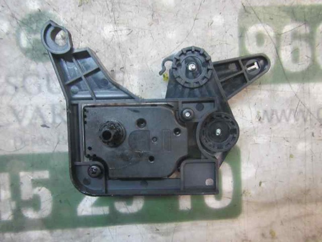 Silniczek klapy nagrzewnicy 13276240 OPEL