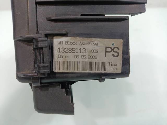 Skrzynka bezpieczników 13285113 OPEL
