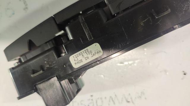 Przycisk włączania światła awaryjnego 13285122 OPEL