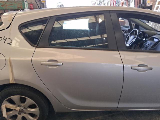 Drzwi tylne prawe 13285611 OPEL