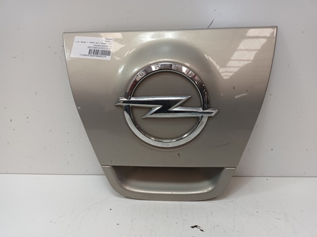 Przycisk blokady klapy bagażnika (drzwi 3/5) 13298054 OPEL