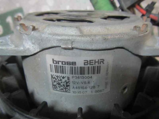 Wentylator elektryczny układu chłodzenia, kompletny (silnik+wirnik) prawy  13300195 OPEL