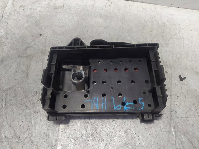 Skrzynka bezpieczników Opel Astra 35