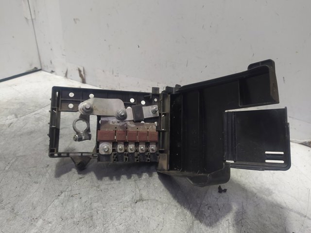 Skrzynka bezpieczników Opel Astra 35