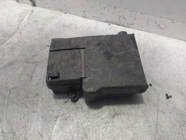 Skrzynka bezpieczników Opel Astra 35