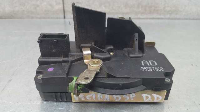 Zamek drzwi przednich prawych 133076 OPEL