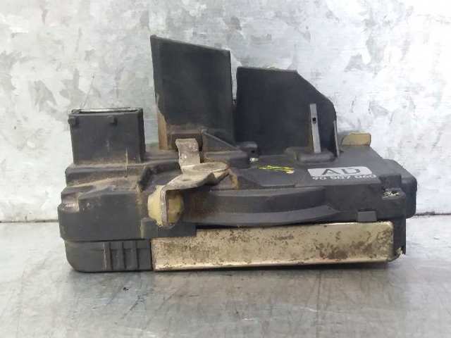 Zamek drzwi przednich prawych 133076 OPEL