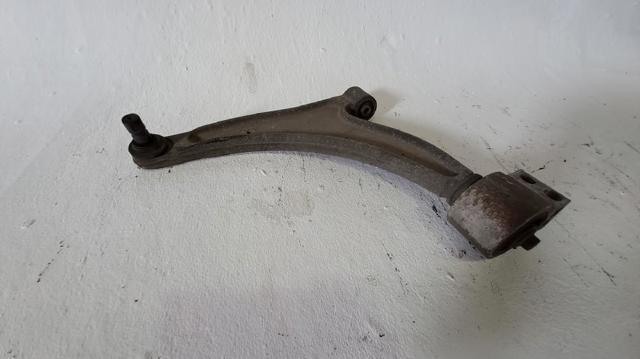 Wahacz zawieszenia przedniego dolny lewy 13318884 OPEL