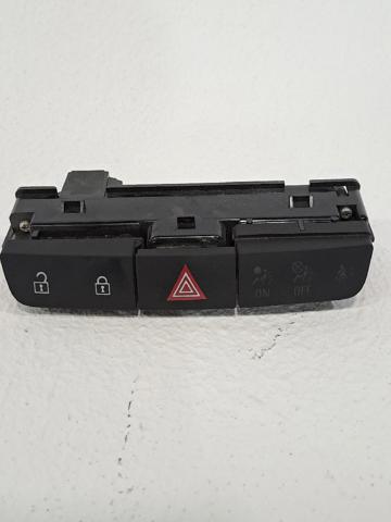 Przycisk włączania światła awaryjnego 13324594 OPEL