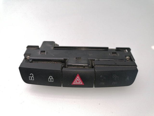 Przycisk włączania światła awaryjnego 13324594 OPEL
