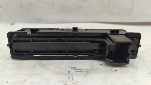 Przycisk włączania światła awaryjnego 13324594 OPEL