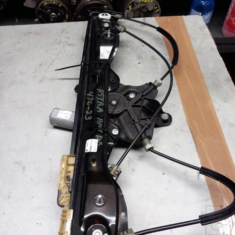 Mechanizm podnoszenia szyby drzwi przednich prawych 13350760 OPEL