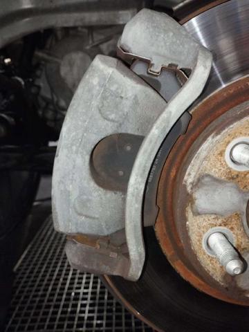 Jarzmo zacisku hamulcowego przedniego Opel Zafira P12