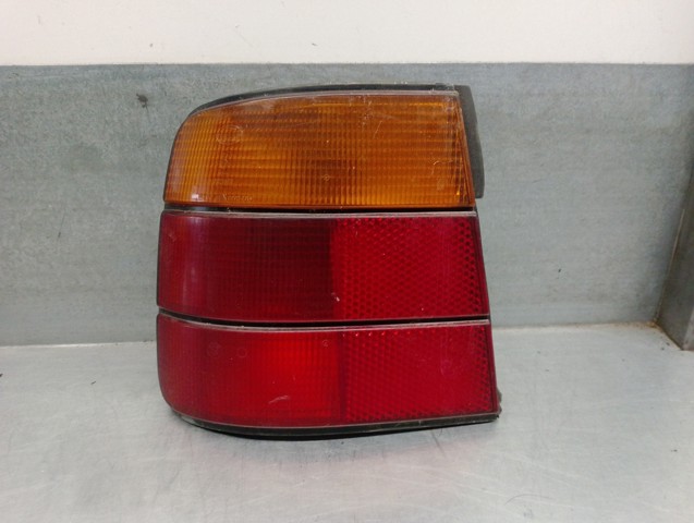 Lampa zespolona tylna lewa zewnętrzna 133689 BMW