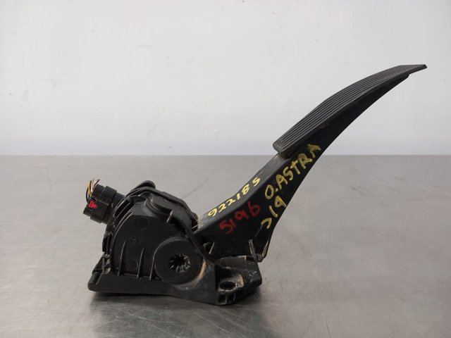 Pedał przyspieszenia (gazu) 13373776 OPEL