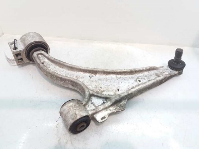Wahacz zawieszenia przedniego dolny lewy 13401129 OPEL