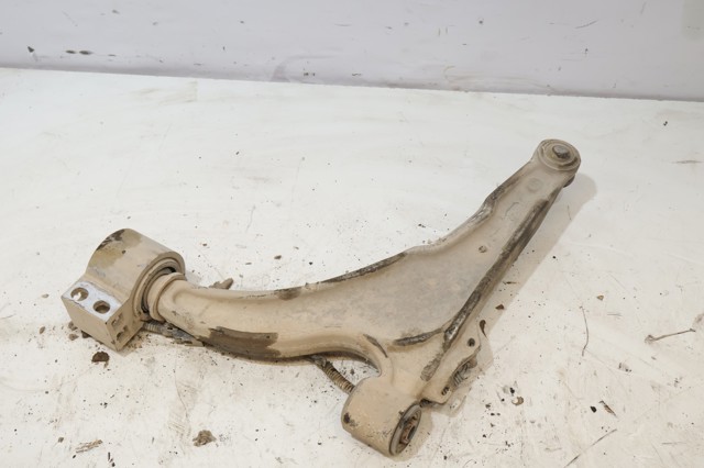 Wahacz zawieszenia przedniego dolny prawy 13401130 OPEL