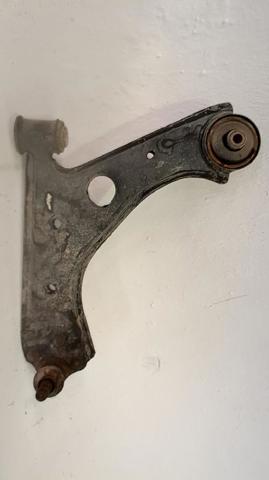 Wahacz zawieszenia przedniego dolny lewy 13426552 OPEL