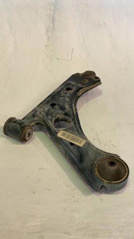 Wahacz zawieszenia przedniego dolny lewy 13426552 OPEL