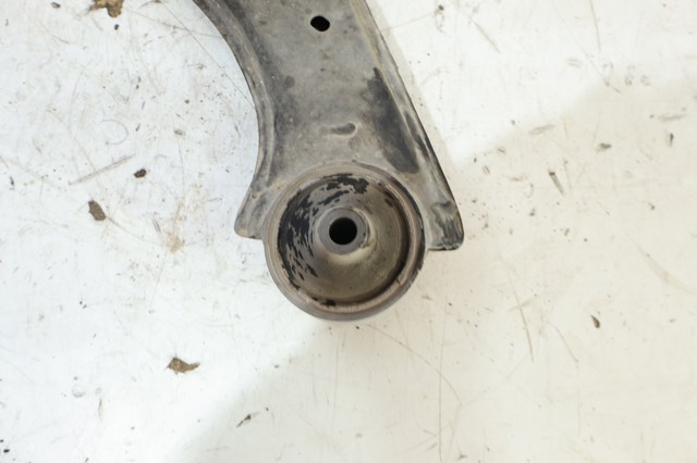 Wahacz zawieszenia przedniego dolny lewy 13426552 OPEL