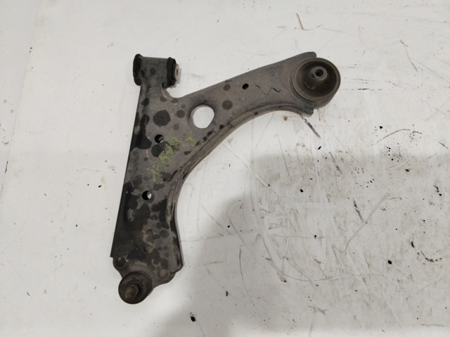 Wahacz zawieszenia przedniego dolny lewy 13426552 OPEL