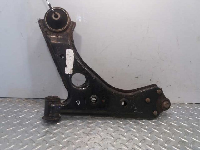 Wahacz zawieszenia przedniego dolny prawy 13426553 OPEL